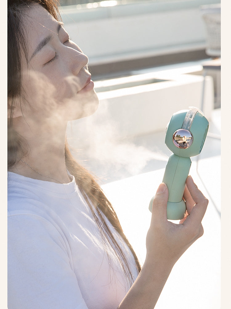 2023 New Style Little Fan Portable Portable Mute Office Desk Hanging Neck Desktop Student Mini USB Little Fan Charging Strong Head-Shaking Handheld Electric Pocket Turbine with Spray