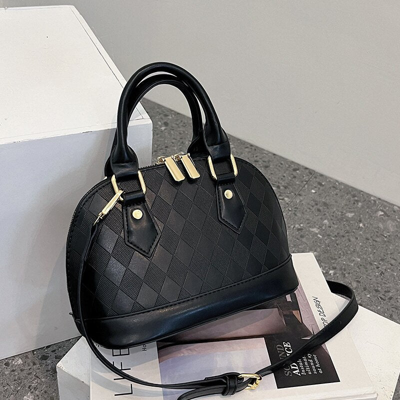 Classic black and white stitching women's small handbag Women's shoulder bag with stone pattern Retro simple shell bag messenger