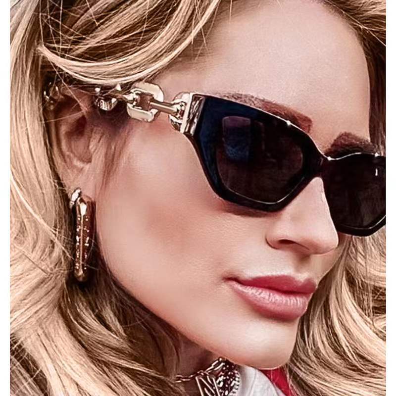 INS Vintage Cat Eye Sunglasses Women 2022 Trend New Fashion Small Metal Chain Sunglasses Elegant Eyeglasses Fashion Black Shades