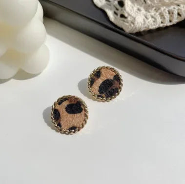 Cute Heart Stud Earrings for Women Girls Daily Wear Love Shape Earring Wedding Simple Ear Piercing Accessories Jewelry Gifts