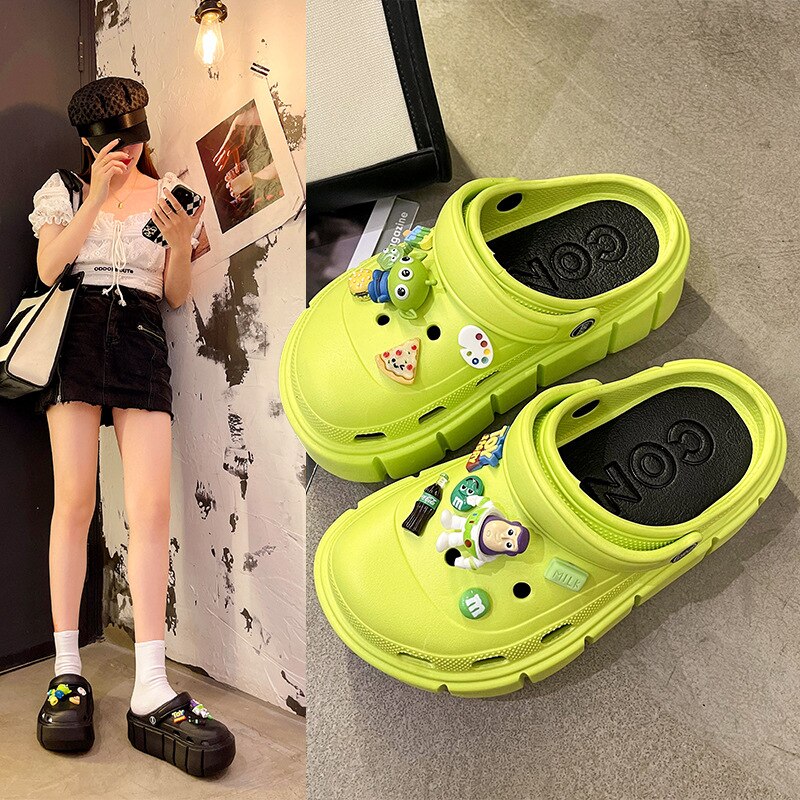 Fashion Charms Clog Shoes Outdoor Women Slippers Thick Sole High Quality Cross Summer Sandals For Girls