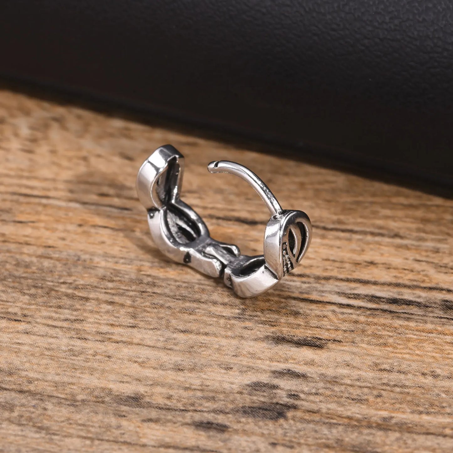 Vnox Small Hoop Earrings, Cool Unisex Men Infinity Earrings, Retro Vintage Huggies, New Fashion Jewelry