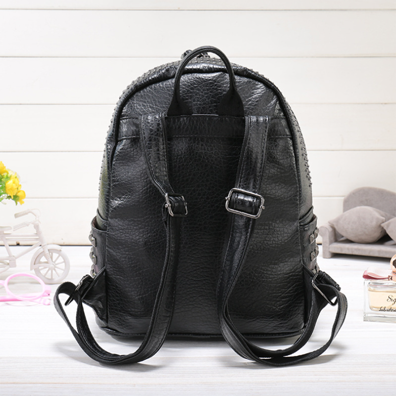 2023 New Fashion Women Backpacks Washed Leather Backpacks Lady Girls Travel Women Bags Rivet Backpacks Student School Bag Hot