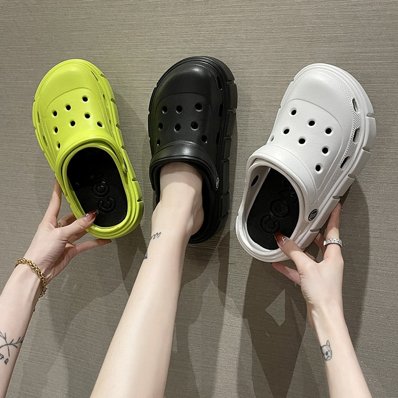Fashion Charms Clog Shoes Outdoor Women Slippers Thick Sole High Quality Cross Summer Sandals For Girls