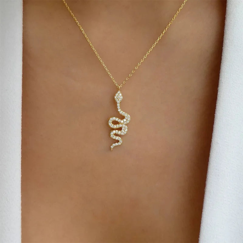 New Snake Necklace Animal Pendant Women Snake Dangle Necklace Minimalist Style Alloy Trendy Female Birthday Jewelry Party Gift