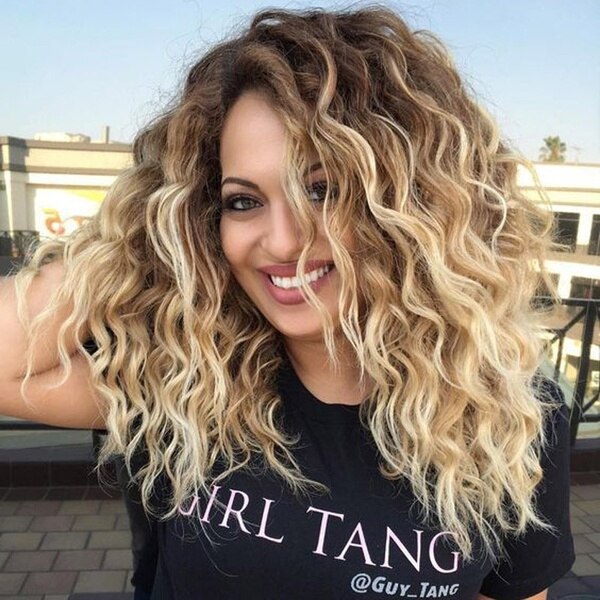 Women's Long Hair Wig Costume Party Wig Fashion Curly Wigs Blonde Ombre Synthetic Hair Long Curly Wavy Wigs Soft Natural Wigs