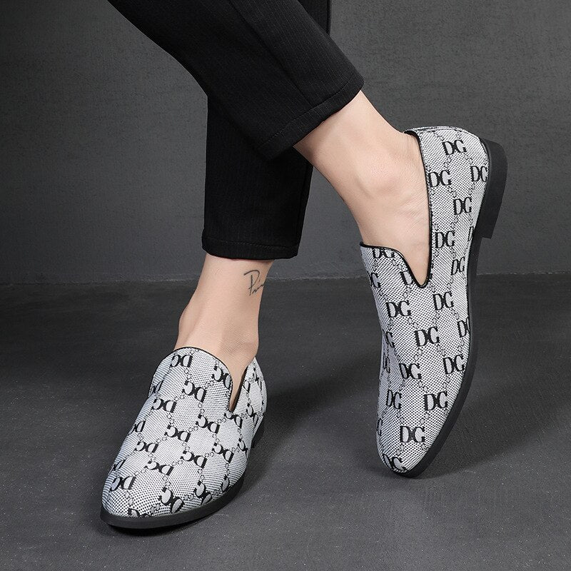 Loafers Men Shoes Personality Letter Canvas Breathable Round Toe Slip-on Classic Business Casual Party Daily Dress Shoes CP330