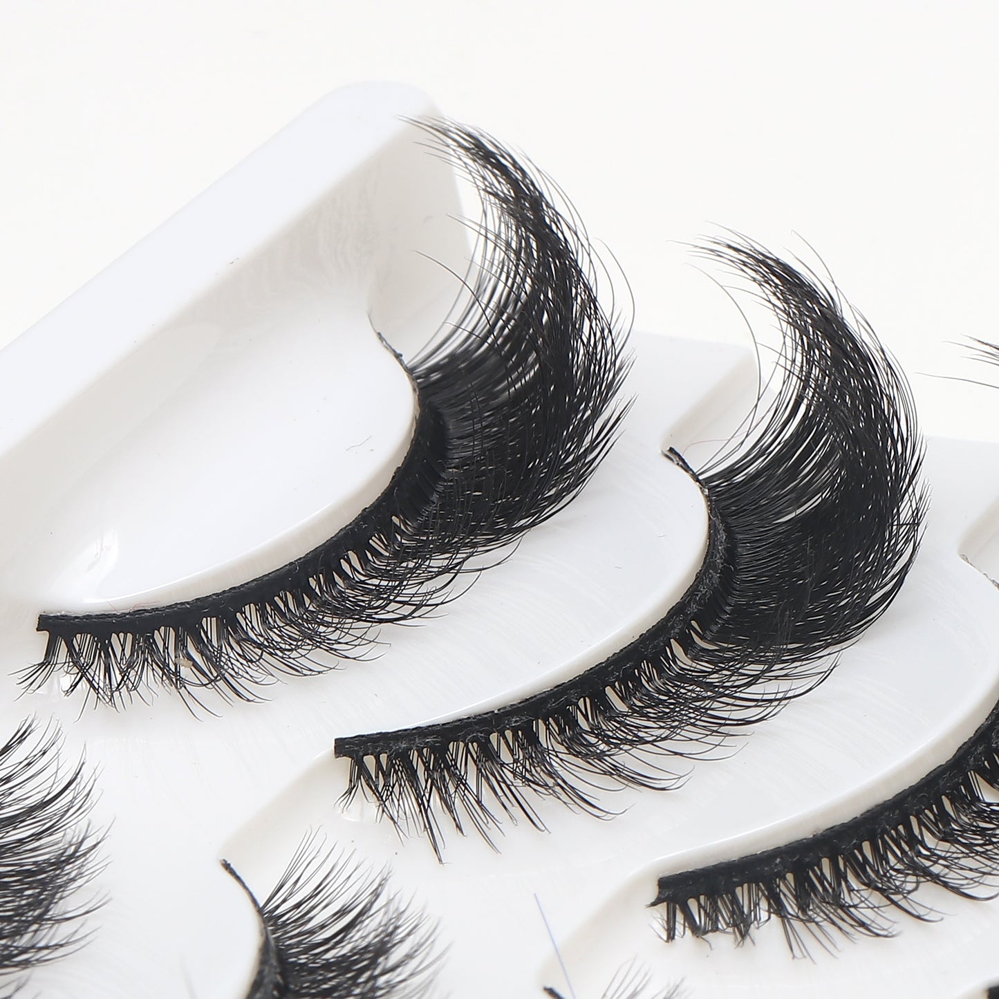 New Cat-Eye 3D Mink Eyelashes Curled Winged Natural Realistic Messy End Eye Elongated Thick False Eyelashes Soft Fake Eyelashes