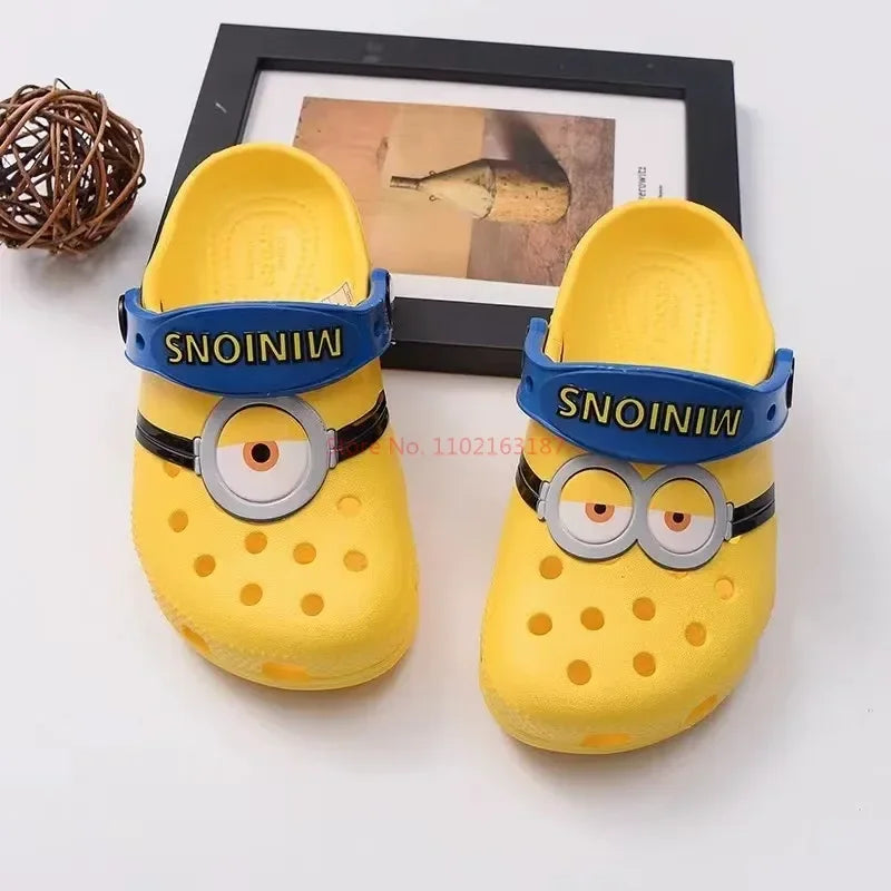 Children'S Croc Shoes Minions Boys And Girls Beach Shoes Slippers Sandals Non-Slip Breathable Wear-Resistant Toe-Toe Slippers