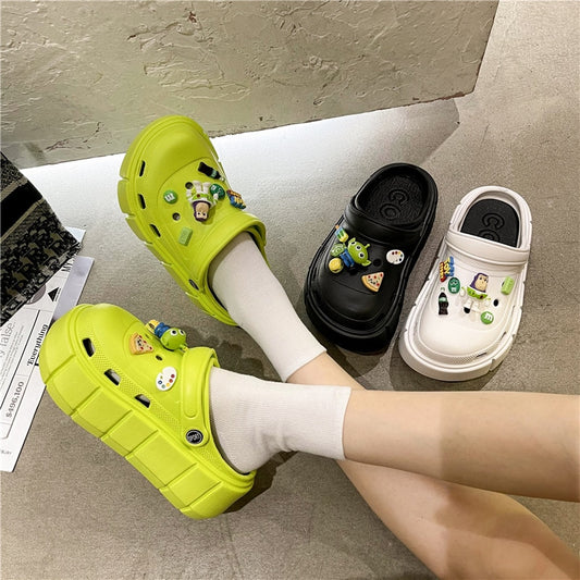 Fashion Charms Clog Shoes Outdoor Women Slippers Thick Sole High Quality Cross Summer Sandals For Girls